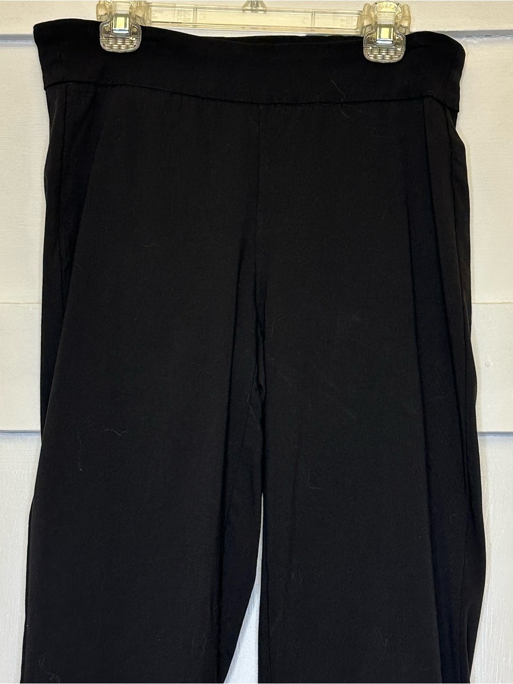 Black Women's Versatile Form Fitting Stretch Capri Pants Sz 4